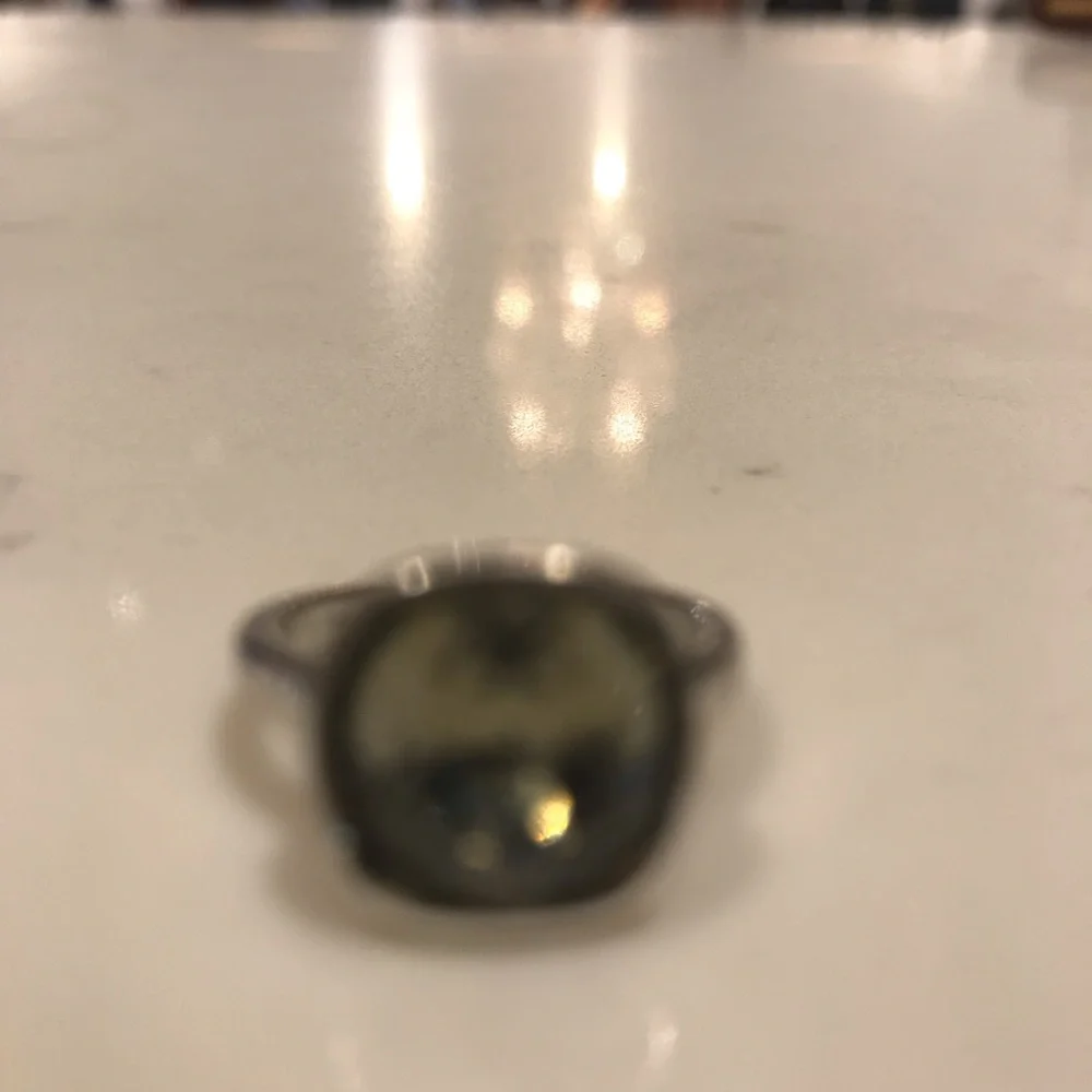 - Sterling and Swarovski Ring🌺 smoky Topal